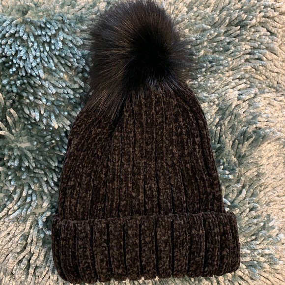 Black Winter Knit Pom Hat Beanie - Picture 3 of 8